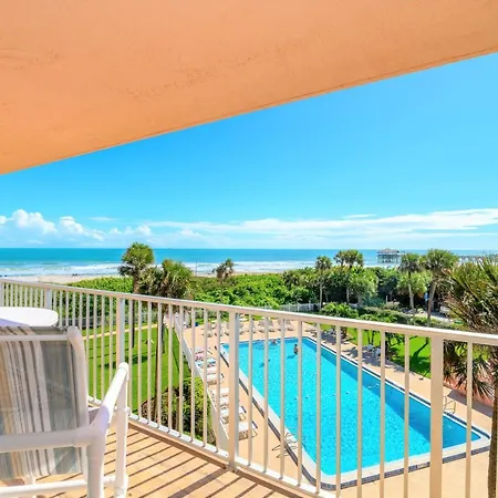 Cocoa Beach Towers Aparthotel Exterior photo